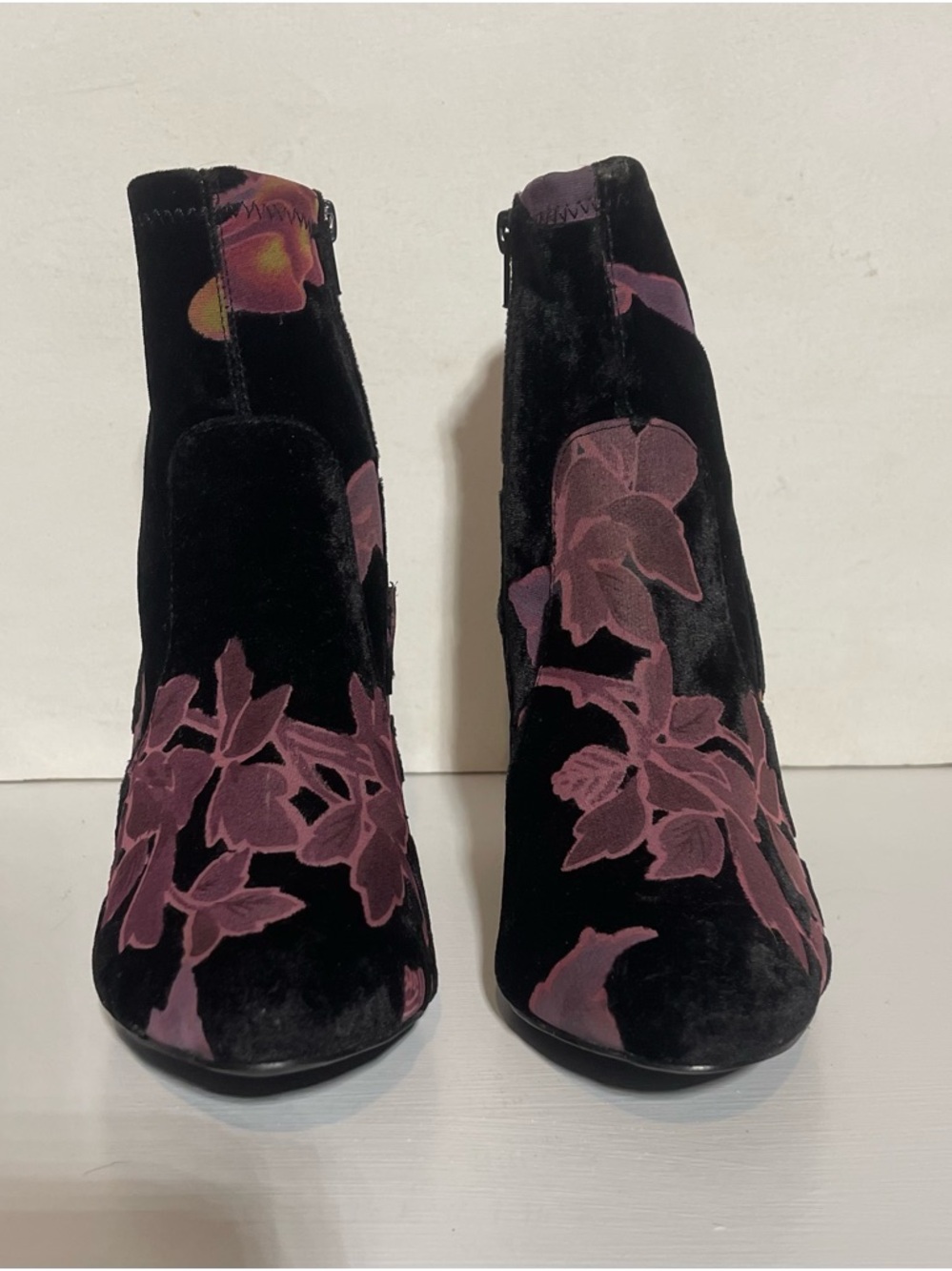 Steve Madden Black Velvet Ankle Boots with Plum Floral Appliqué 8 1/2
